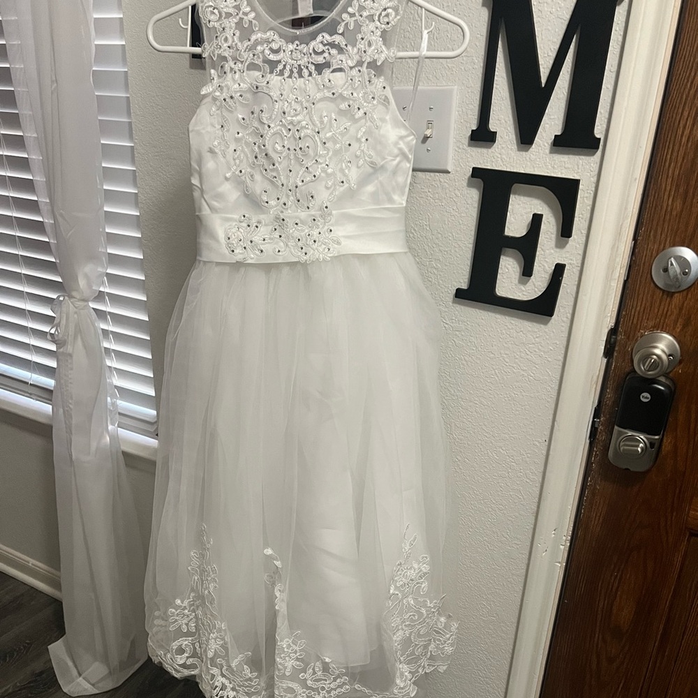 Girl’s White Dress🛍️